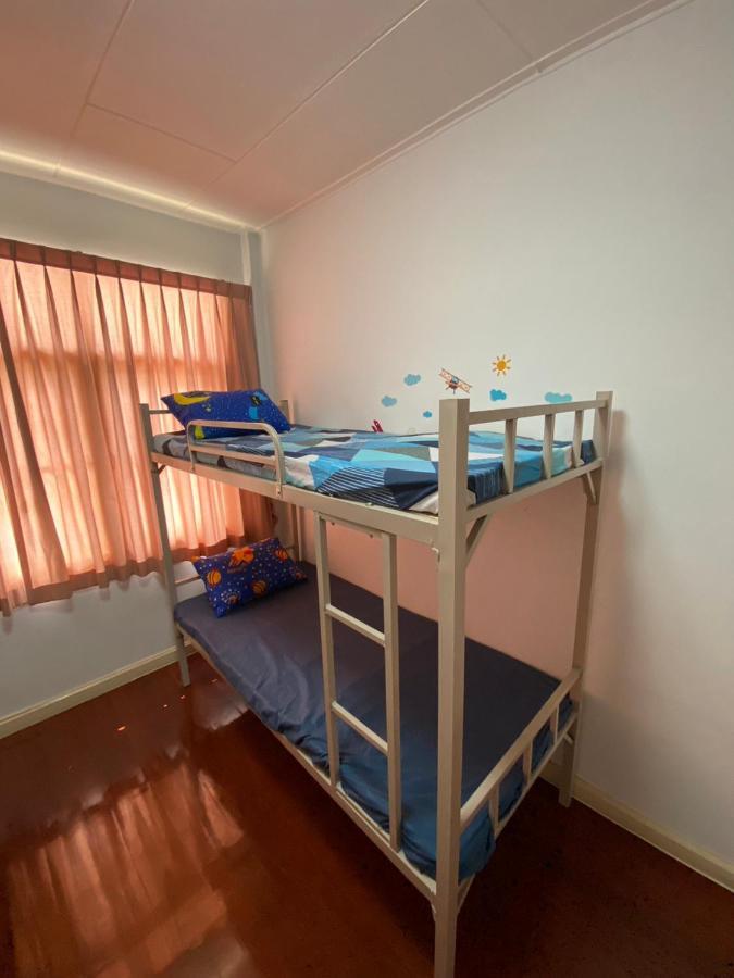 Sura Hostel Bangkok Near Mrt Phra Ram 9 エクステリア 写真