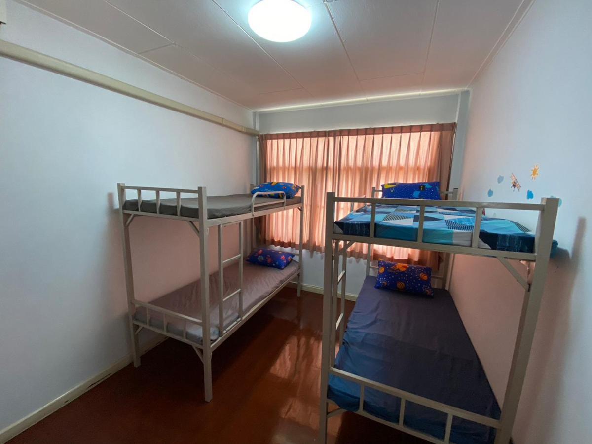 Sura Hostel Bangkok Near Mrt Phra Ram 9 エクステリア 写真