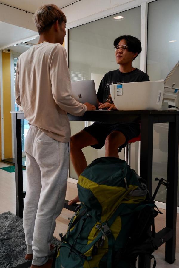 Sura Hostel Bangkok Near Mrt Phra Ram 9 エクステリア 写真