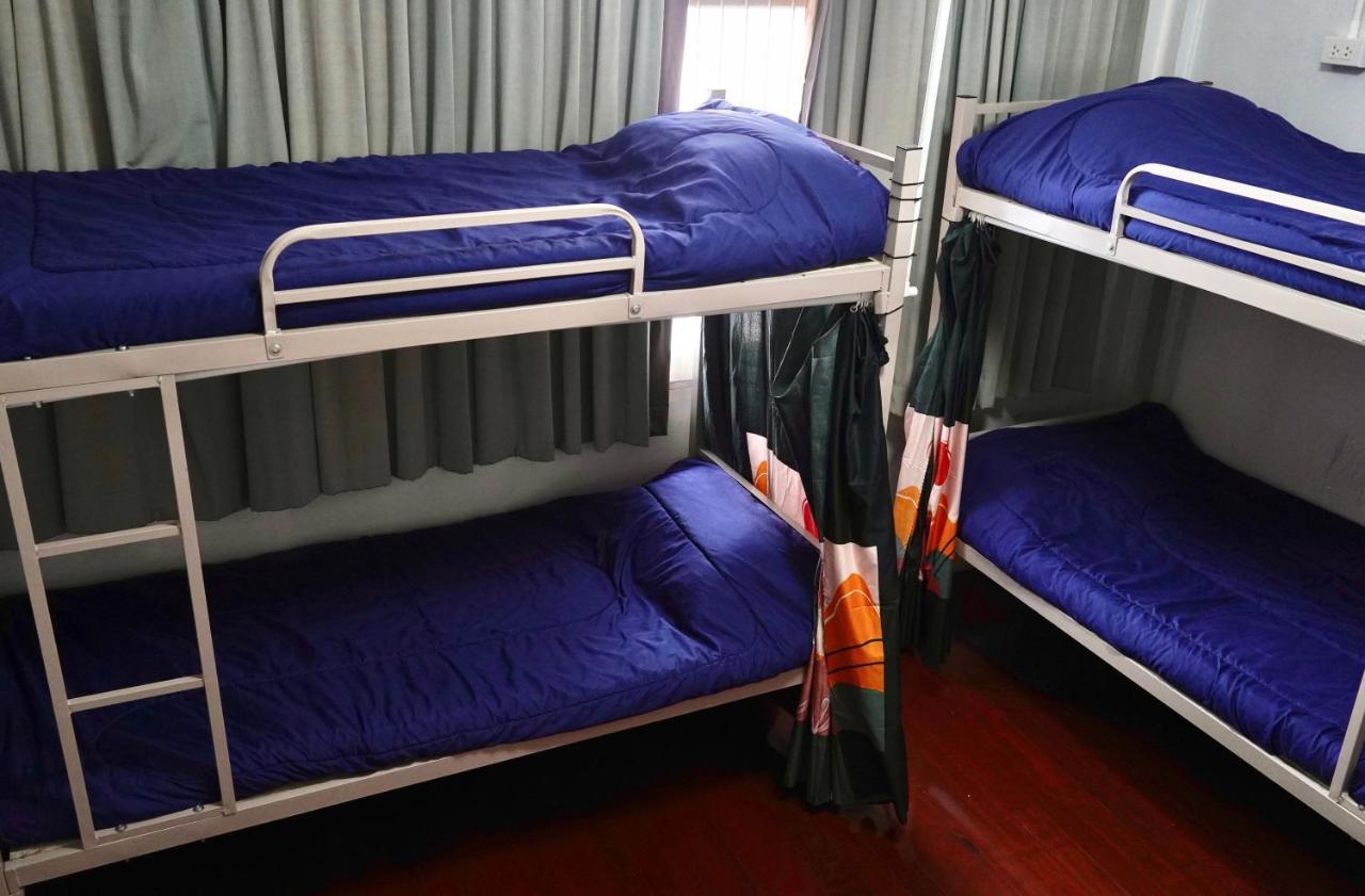 Sura Hostel Bangkok Near Mrt Phra Ram 9 エクステリア 写真