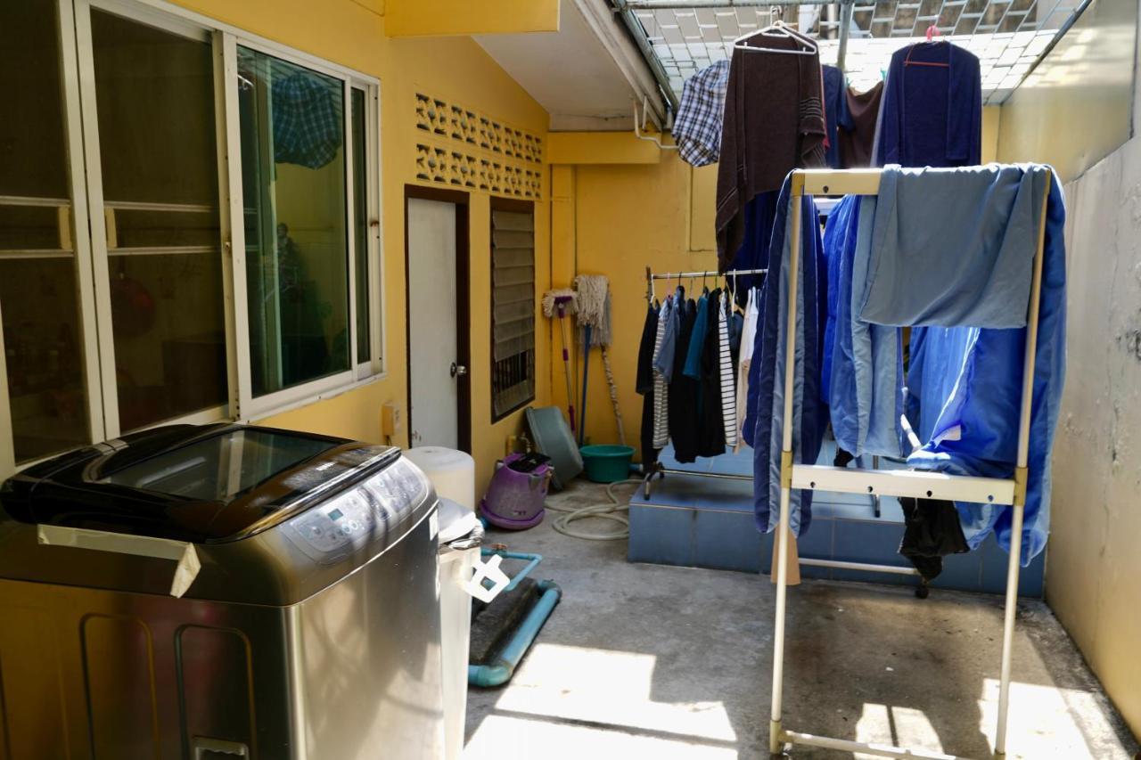 Sura Hostel Bangkok Near Mrt Phra Ram 9 エクステリア 写真