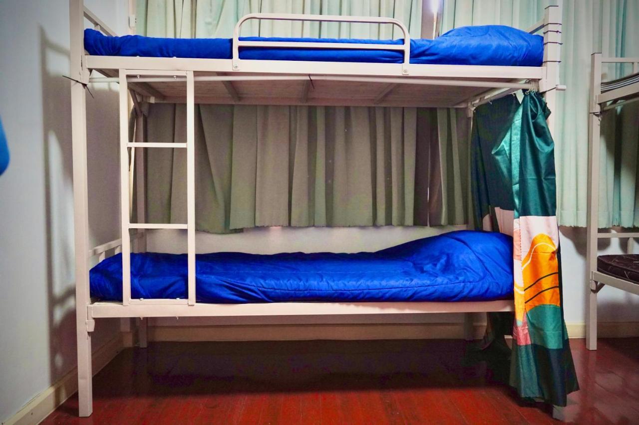 Sura Hostel Bangkok Near Mrt Phra Ram 9 エクステリア 写真