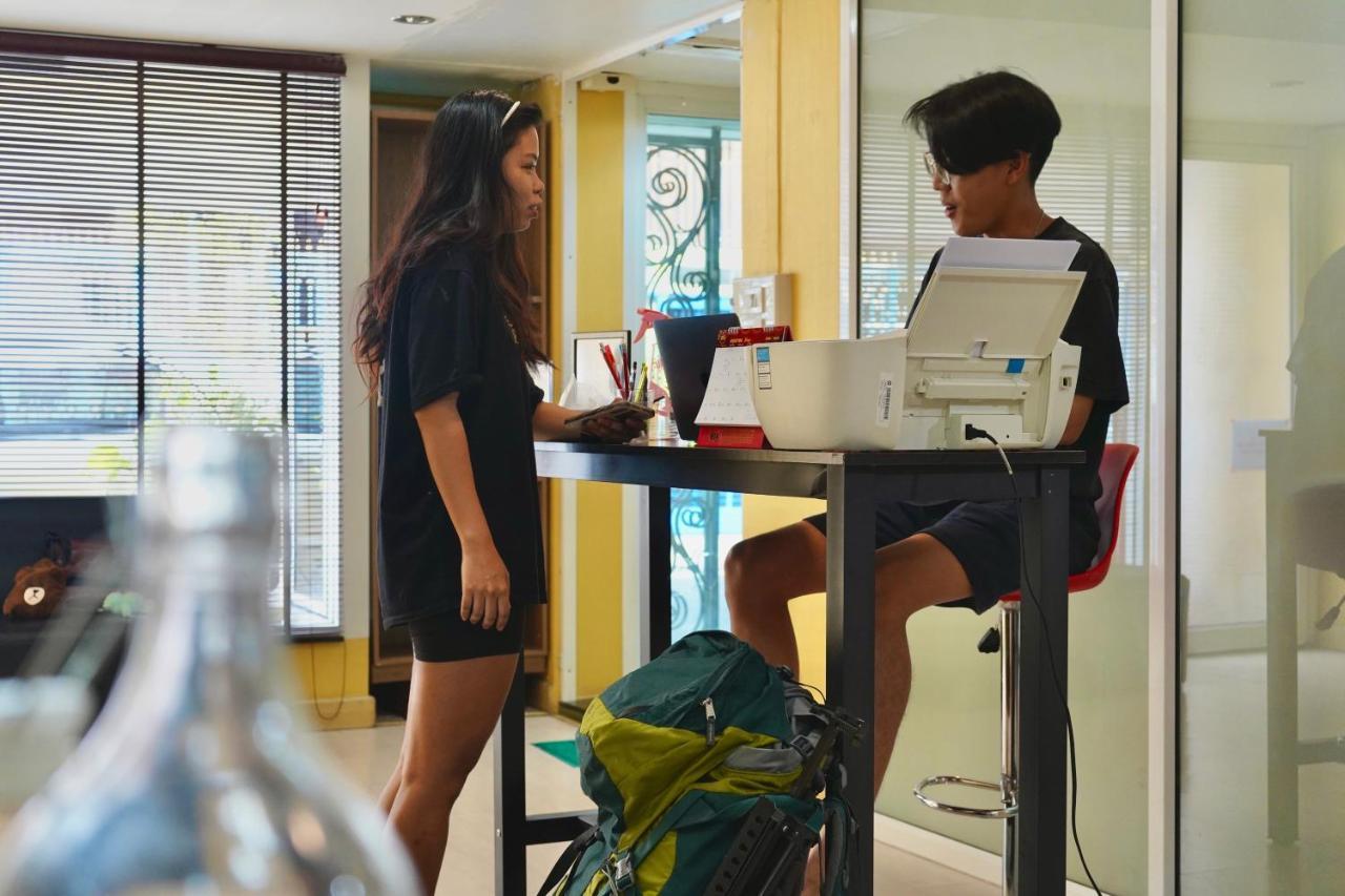 Sura Hostel Bangkok Near Mrt Phra Ram 9 エクステリア 写真