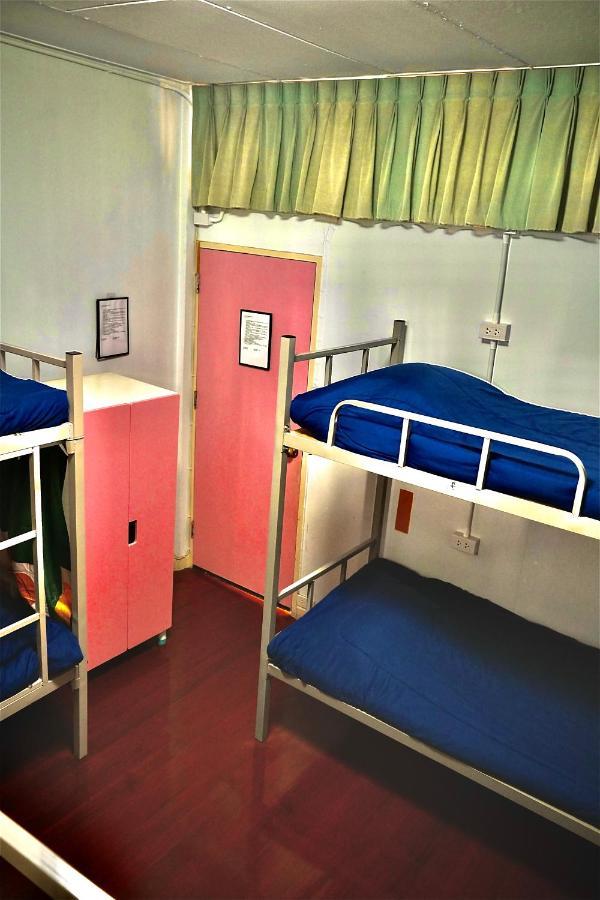 Sura Hostel Bangkok Near Mrt Phra Ram 9 エクステリア 写真