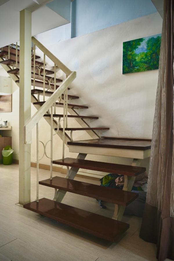 Sura Hostel Bangkok Near Mrt Phra Ram 9 エクステリア 写真