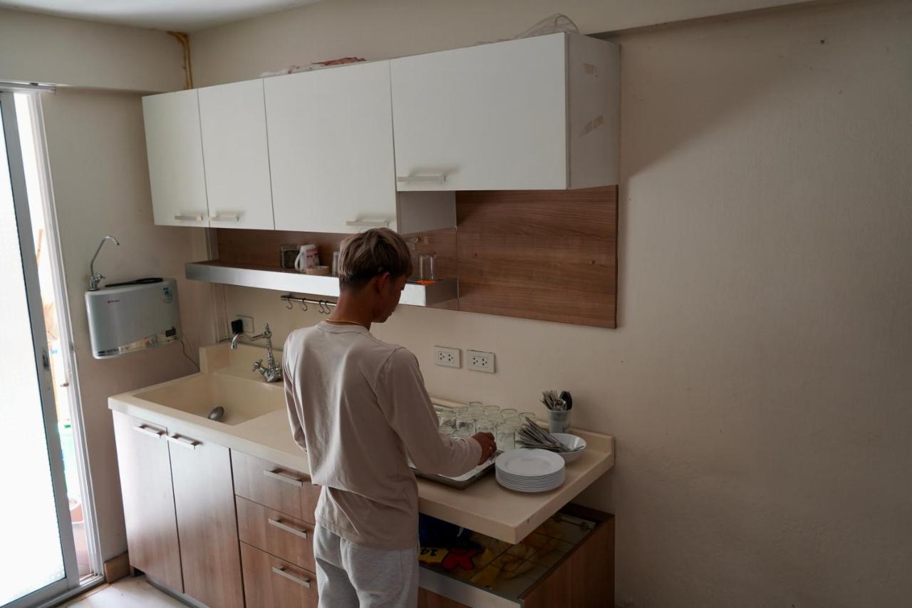 Sura Hostel Bangkok Near Mrt Phra Ram 9 エクステリア 写真