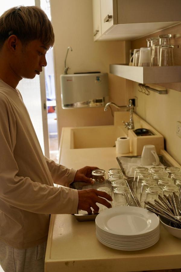 Sura Hostel Bangkok Near Mrt Phra Ram 9 エクステリア 写真
