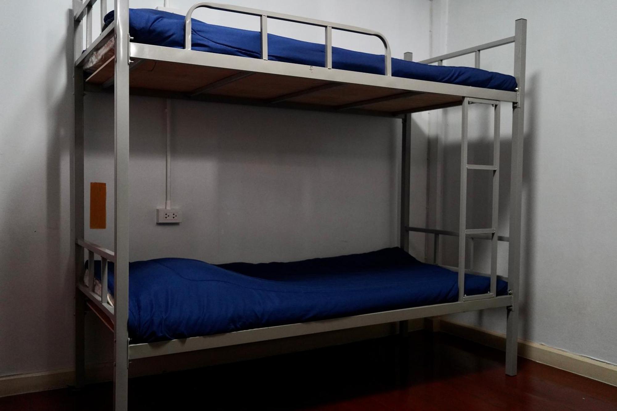 Sura Hostel Bangkok Near Mrt Phra Ram 9 エクステリア 写真
