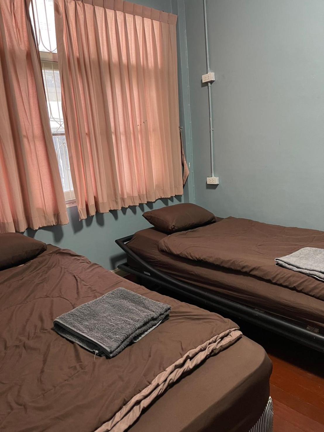 Sura Hostel Bangkok Near Mrt Phra Ram 9 エクステリア 写真